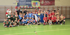 Read more about the article Turniej Mikołajkowy o Puchar Dyrektora OSiR