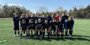 Read more about the article Junior Młodszy wygrywa mecz na szczycie!